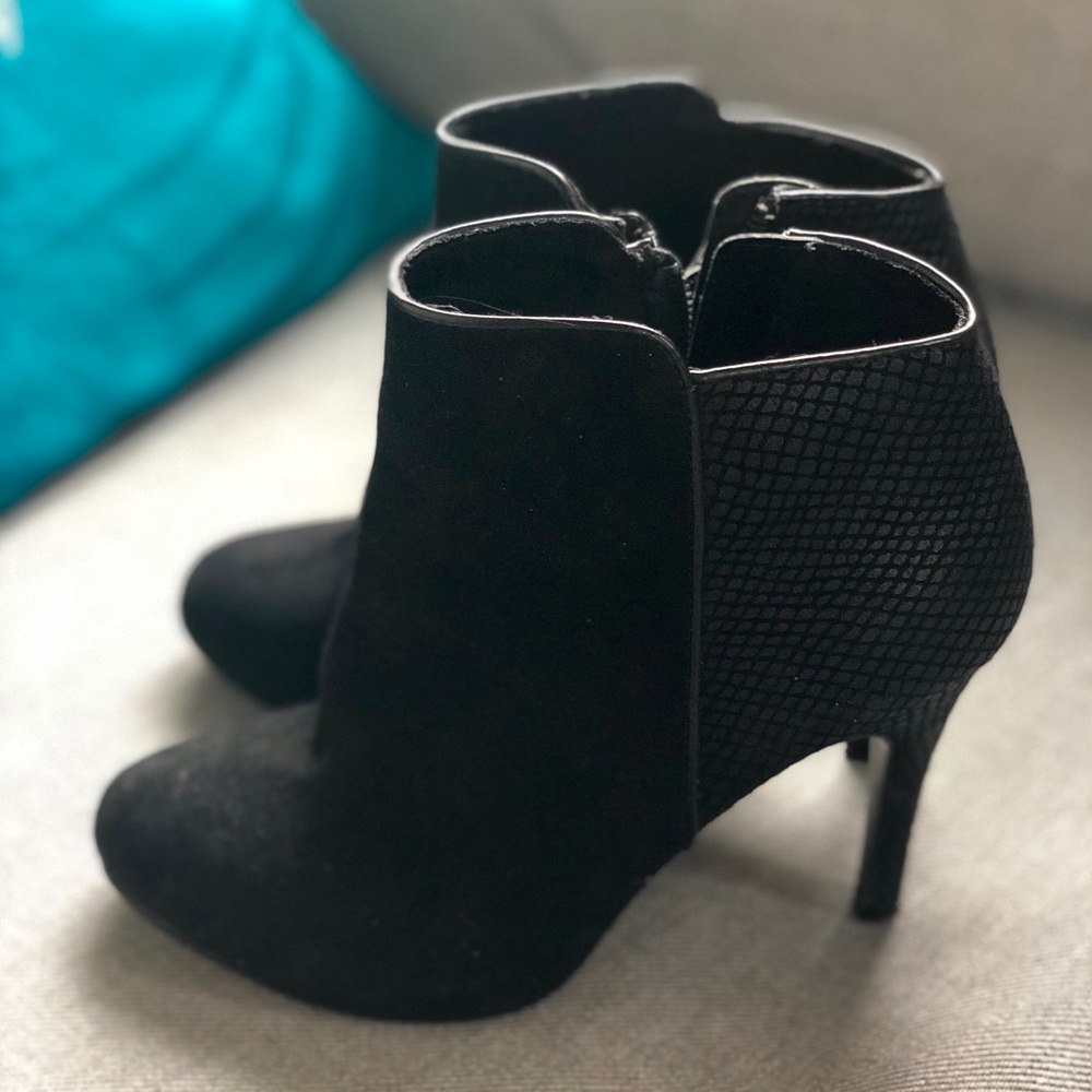Pull&Bear Suede Ankle Boots